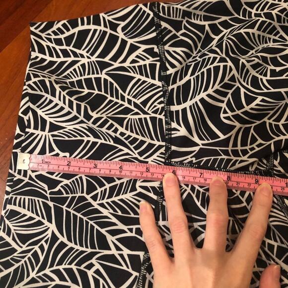 Lululemon Wunder Under Leggings Black White Palm Leaves - Picture 5 of 8